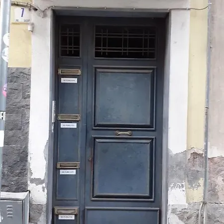 Casa Piccola Bianca In Centro * Catania