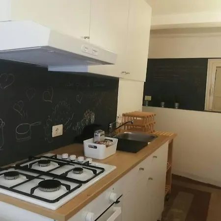 Apartment Casa Piccola Bianca In Centro