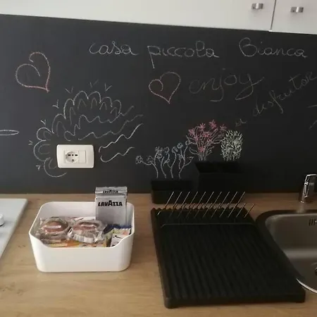 Casa Piccola Bianca In Centro * Catania